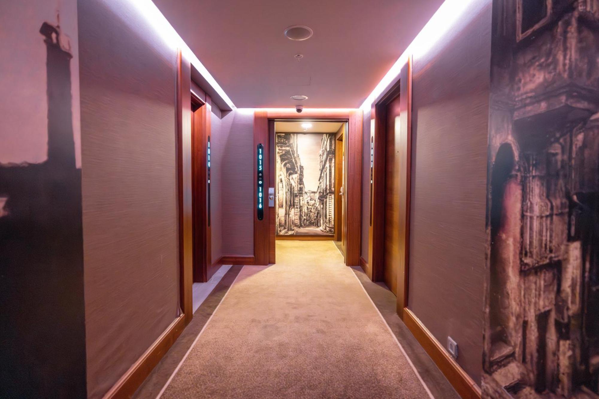 Dedeman Bostanci Istanbul Hotel & Convention Center Екстер'єр фото A corridor at the hotel
